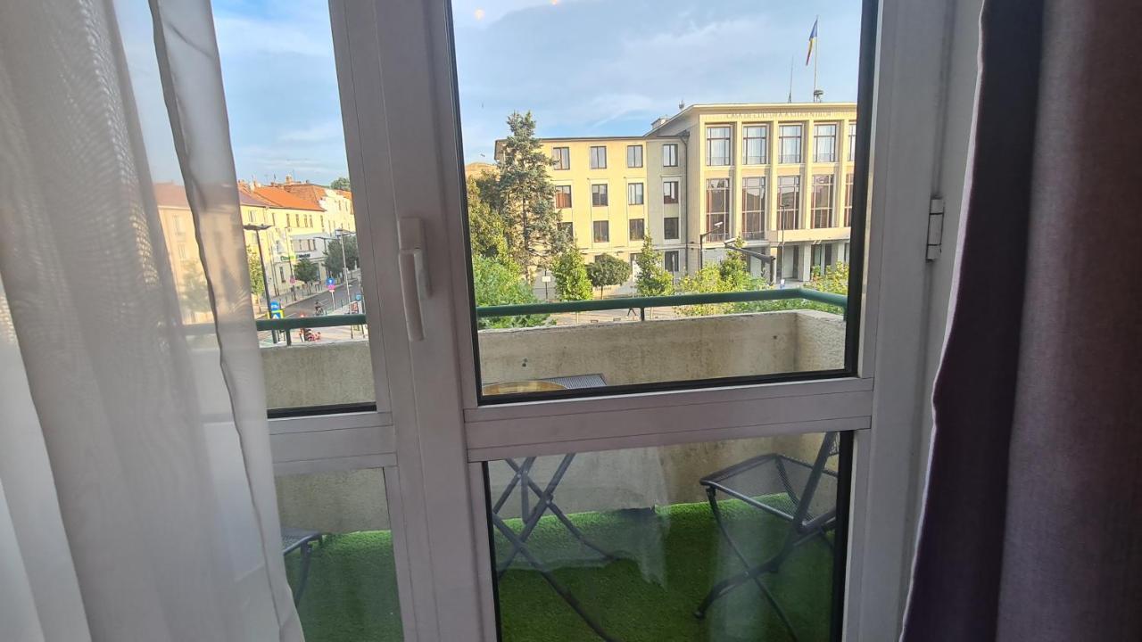 Main Square 5 Star Luxury Apartment With View Клуж-Напока Экстерьер фото