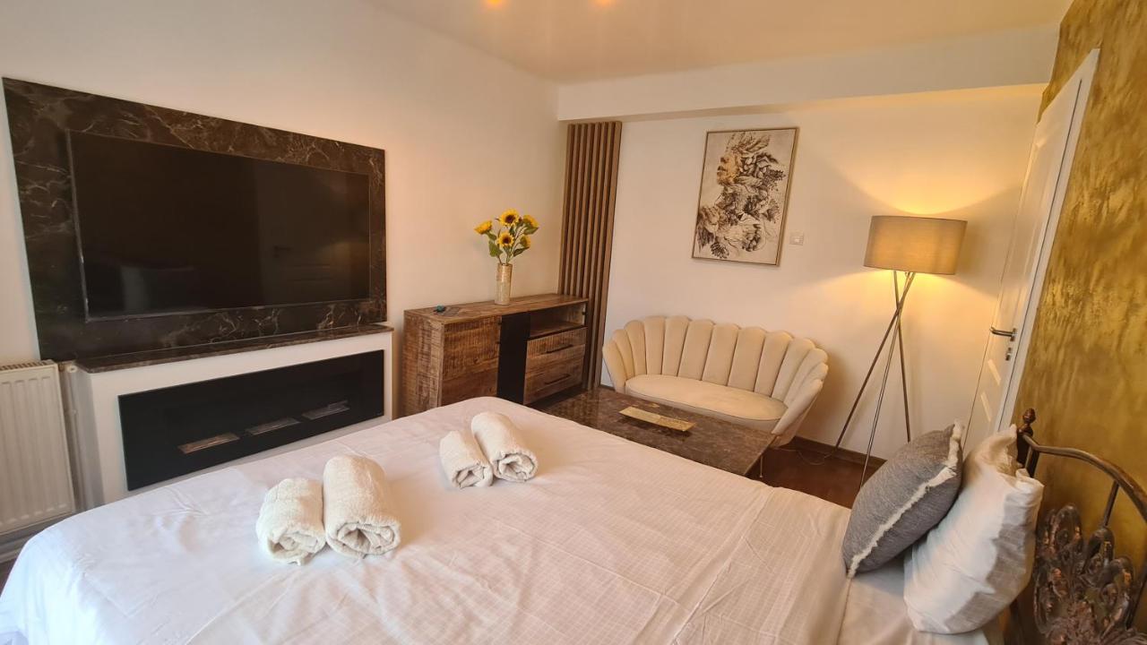 Main Square 5 Star Luxury Apartment With View Клуж-Напока Экстерьер фото